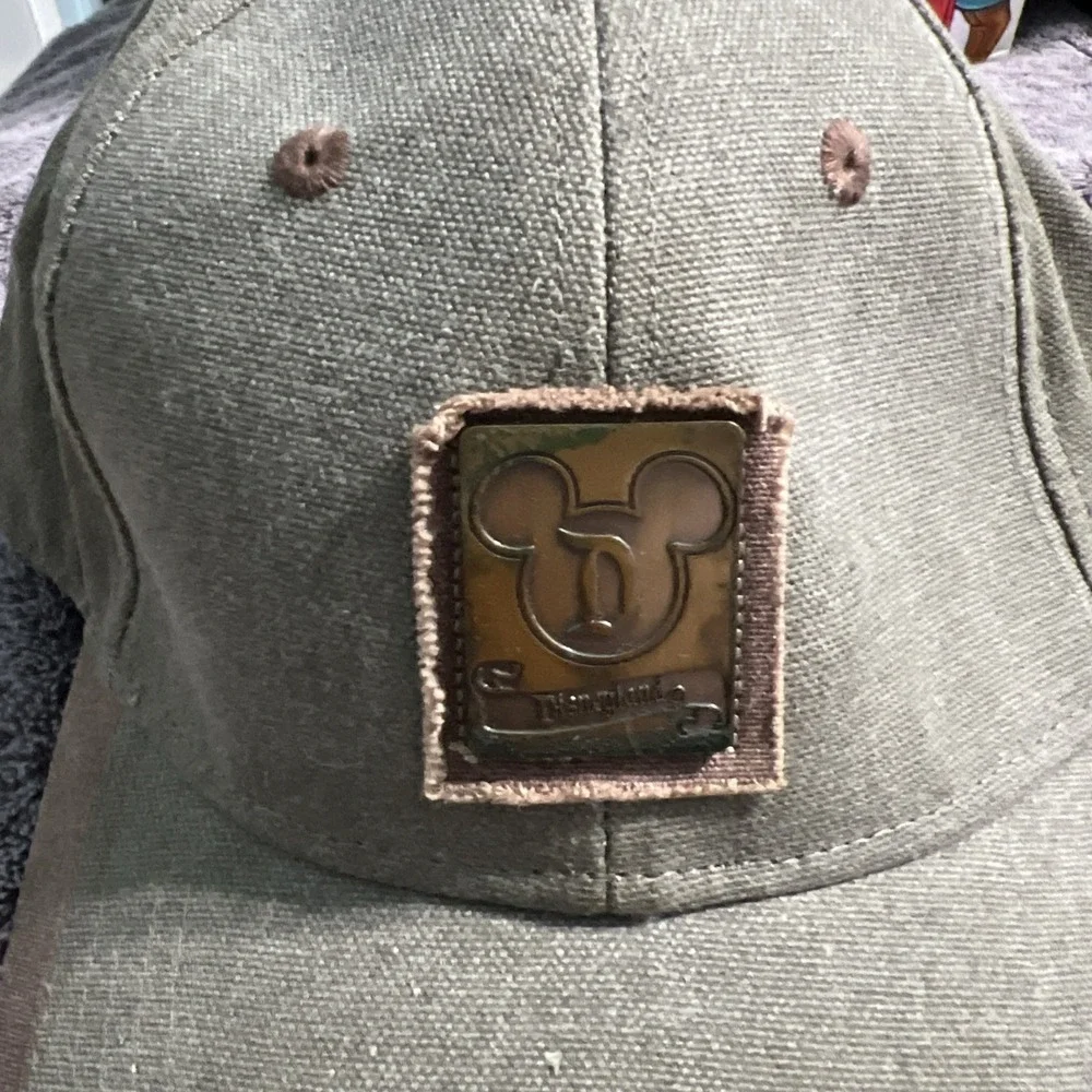 Walt Disney World Disneyland‎ Hat Cap Mickey Mouse Metal Logo Adjustable OSFM